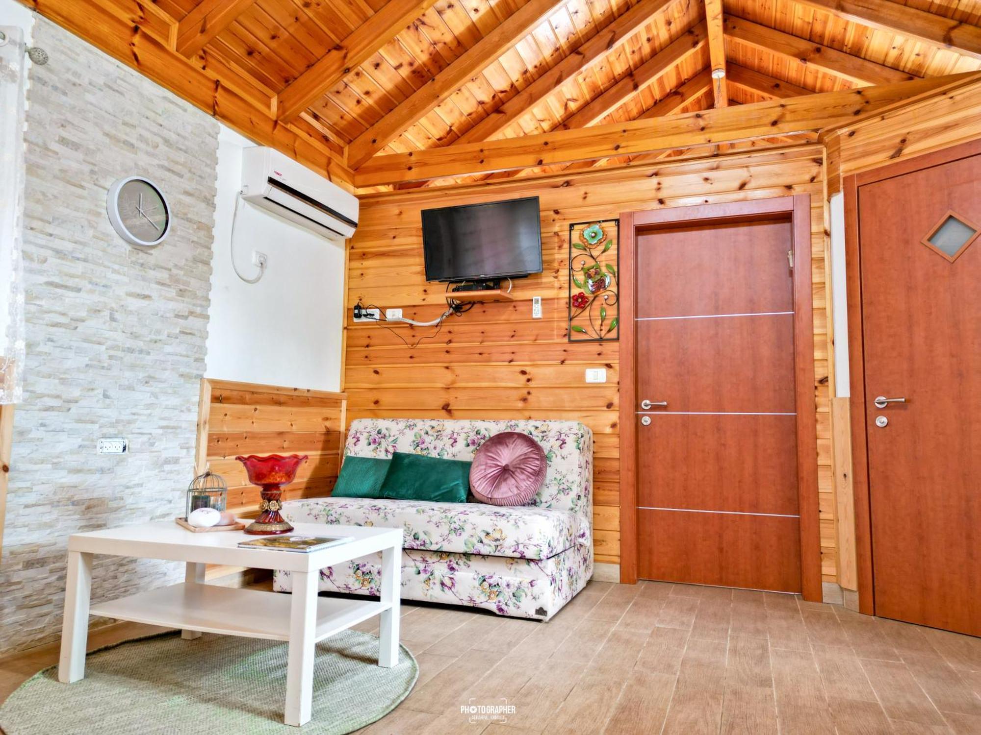 The Wooden Rose Cabins Bezet Oda fotoğraf